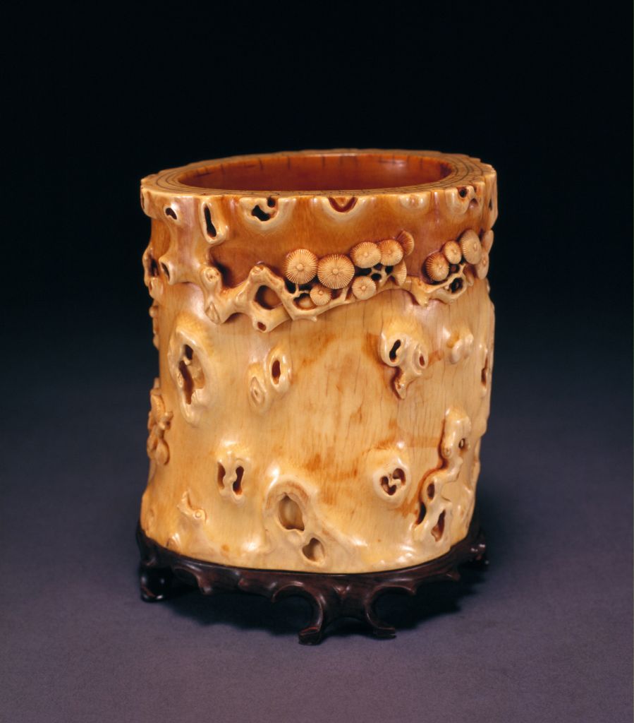 图片[2]-Ivory pine plum brush holder-China Archive